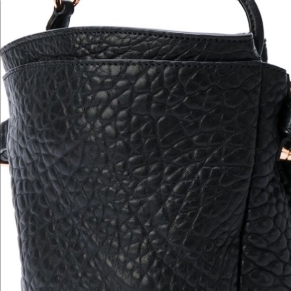 Alexander Wong crossbody leather bag. Like new. - Picture 5 of 7